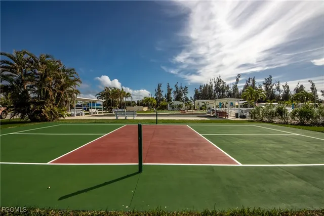 a view of a tennis court