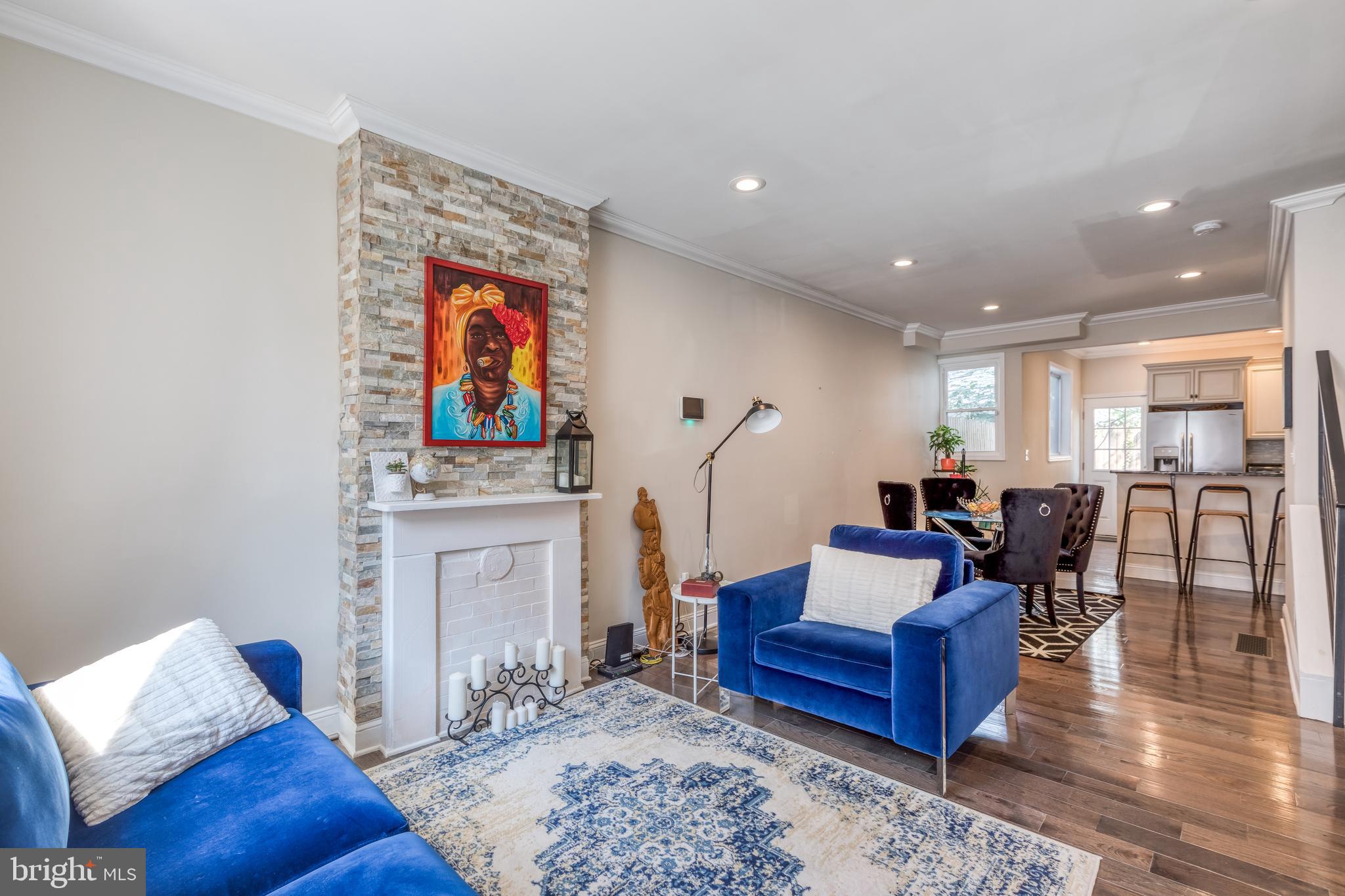 2017 Pierce Street Philadelphia, PA 19145 - Photo 2 of 17 Living Room