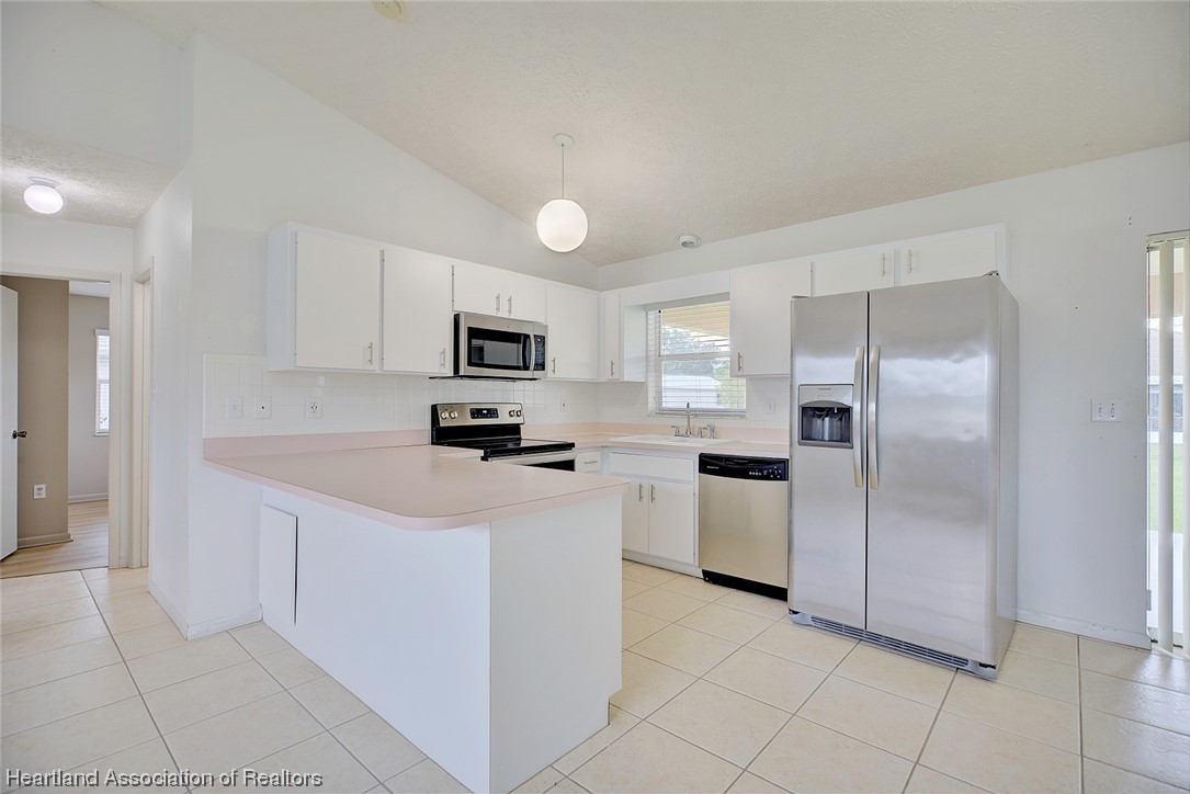 242 Grape Road Northwest Lake Placid, FL 33852 - Photo 6 of 32 Gallery Image 6