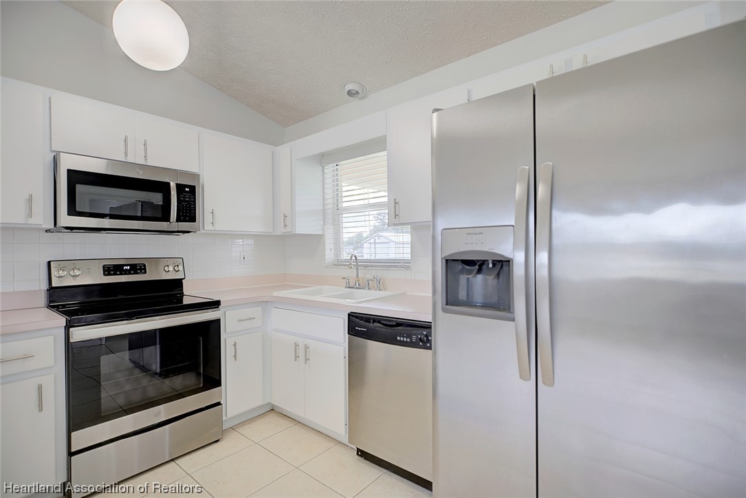 242 Grape Road Northwest Lake Placid, FL 33852 - Photo 7 of 32 Gallery Image 7