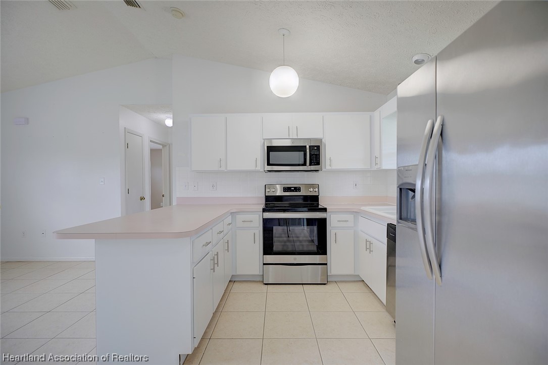 242 Grape Road Northwest Lake Placid, FL 33852 - Photo 8 of 32 Gallery Image 8