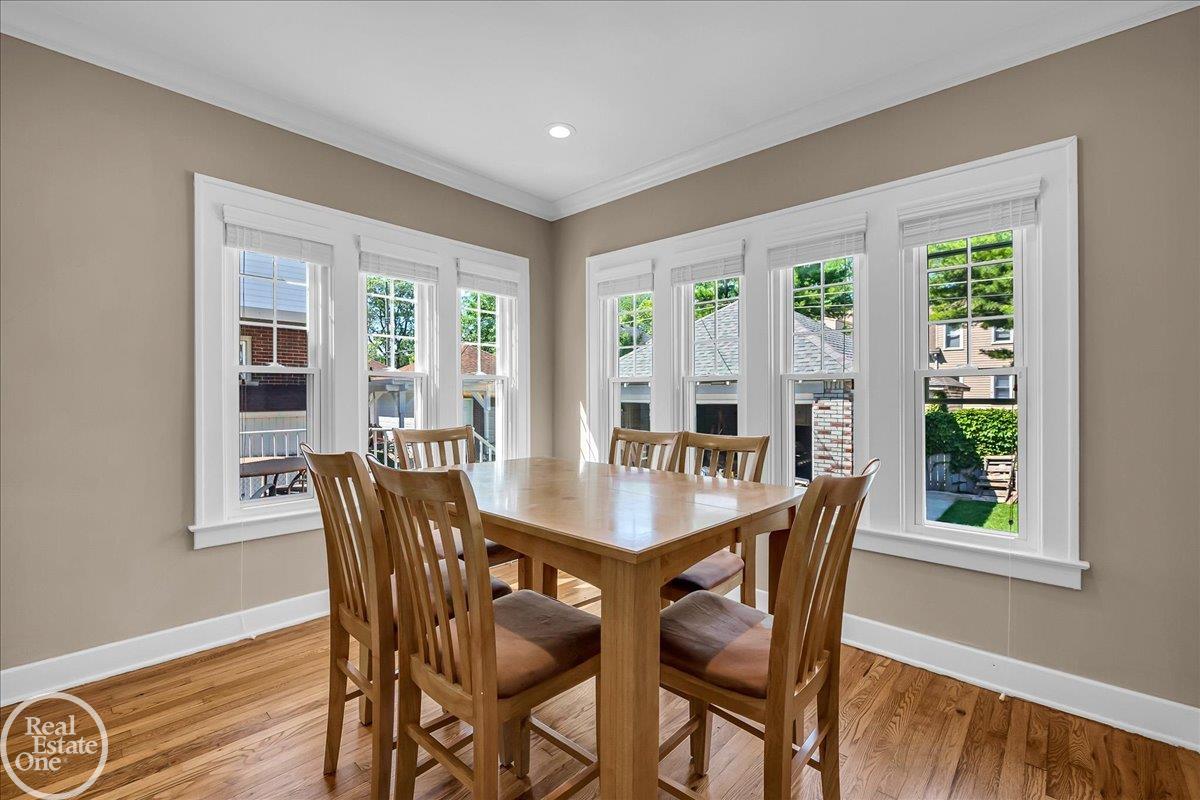1357 Nottingham Road Grosse Pointe, MI 48230 - Photo 17 of 38 50180286-5117b261-880a-47cd-9437-ff4358b4a998.JPG