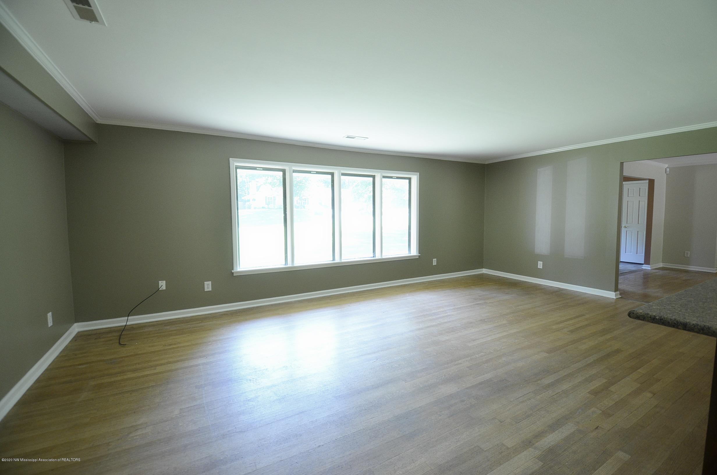 360 Cedar Hills Road Holly Springs, MS 38635 - Photo 6 of 20 Dining room1