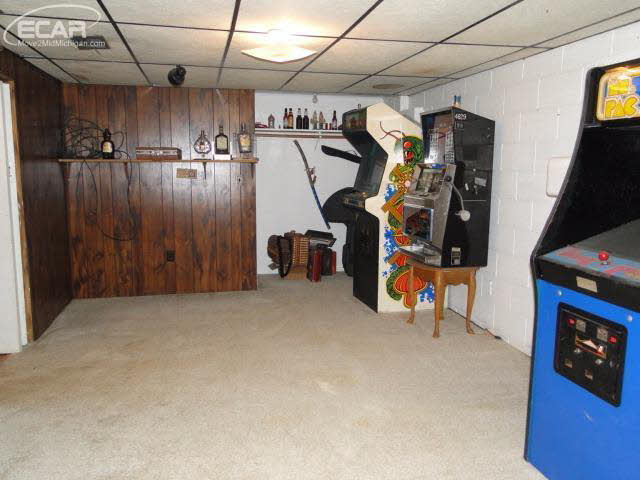 8380 Birch Run Road Millington, MI 48746 - Photo 20 of 35 21319051-19.JPG
