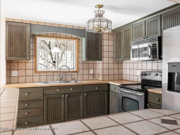 $469,000 | 491 Floyd Ackert Rd Park, West Park, NY 12493
