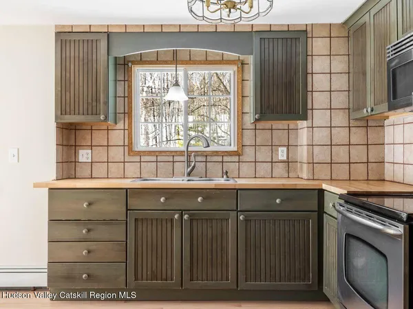 $469,000 | 491 Floyd Ackert Rd Park, West Park, NY 12493