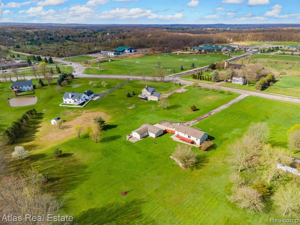7447 Gale Road Grand Blanc, MI 48439 - Photo 6 of 54