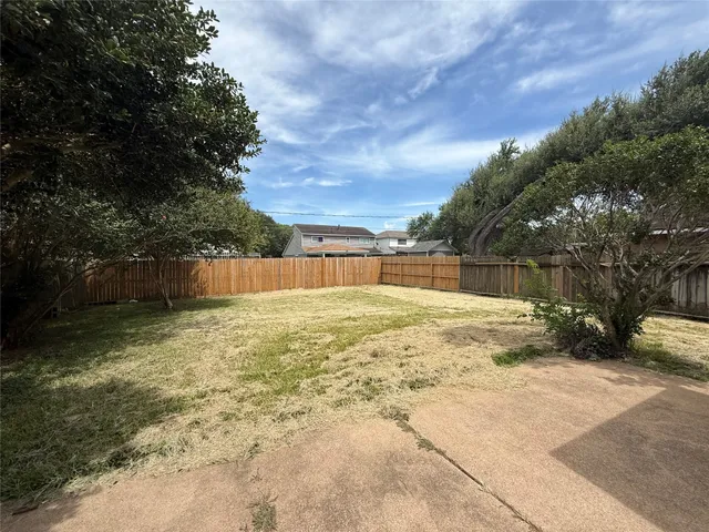 $225,000 | 921 South 6th Street, La Porte, TX 77571