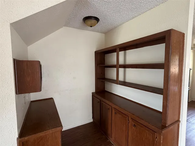 $225,000 | 921 South 6th Street, La Porte, TX 77571