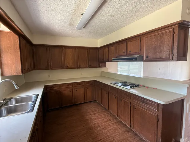 $225,000 | 921 South 6th Street, La Porte, TX 77571