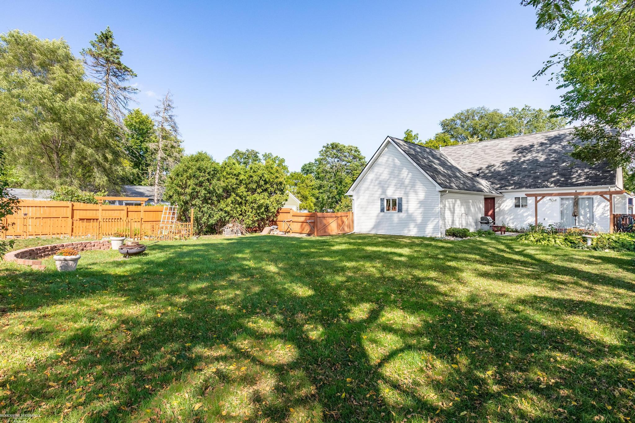 229 Harriet Street Romeo, MI 48065 - Photo 28 of 40 50090559-27.JPG