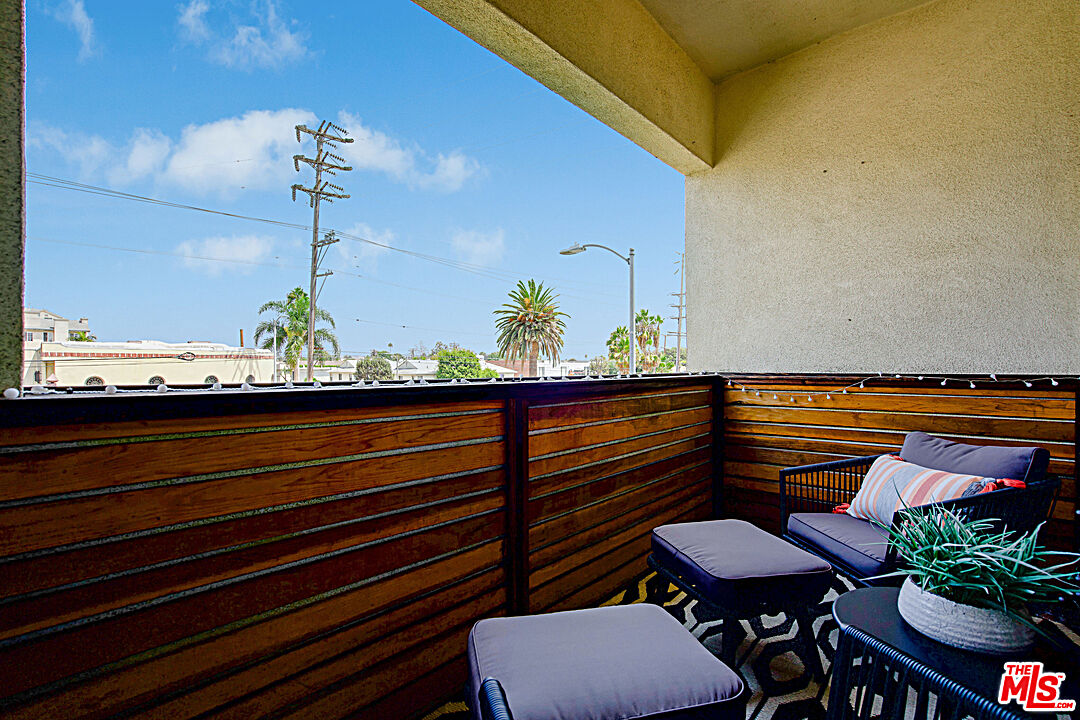 12411 Pacific Avenue, Unit 205 Los Angeles, CA 90066 - Photo 12 of 21 a view of a outdoor seating area