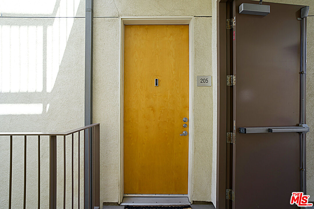 12411 Pacific Avenue, Unit 205 Los Angeles, CA 90066 - Photo 5 of 21 a view of front door
