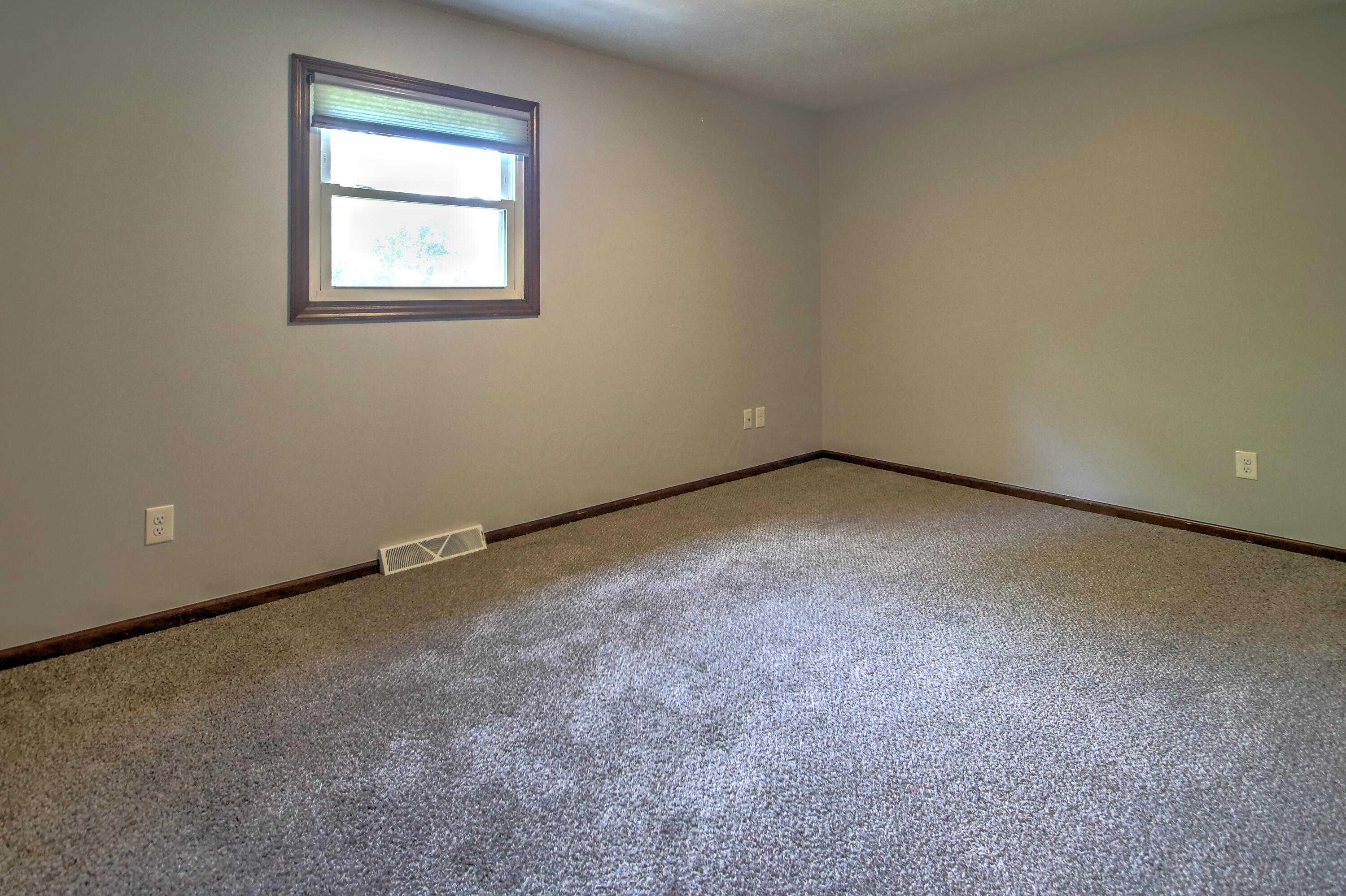 8653 Refugee Road Pickerington, OH 43147 - Photo 23 of 32 23 bed back