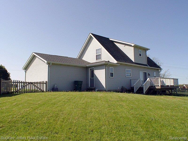 8563 Bergin Road Howell, MI 48843 - Photo 12 of 15 Nearly an Acre.jpg