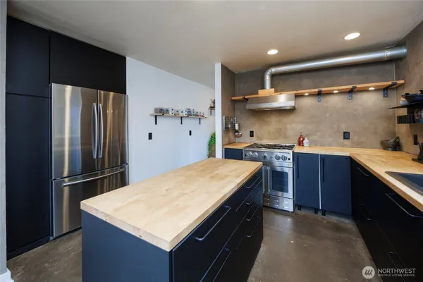 $724,950 | 2327 West Mukilteo Boulevard, Everett, WA 98203