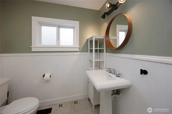 $724,950 | 2327 West Mukilteo Boulevard, Everett, WA 98203