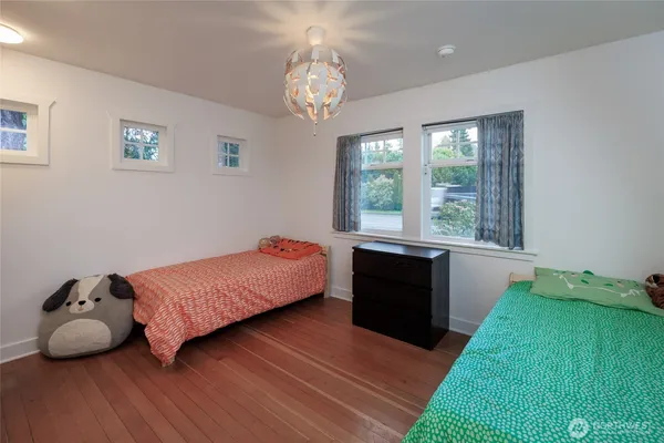 $724,950 | 2327 West Mukilteo Boulevard, Everett, WA 98203