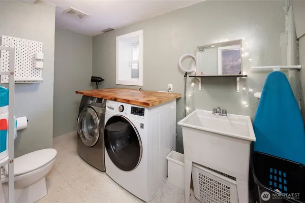 $724,950 | 2327 West Mukilteo Boulevard, Everett, WA 98203