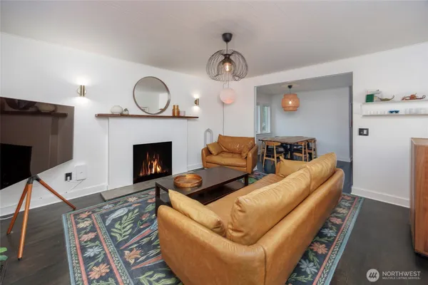 $724,950 | 2327 West Mukilteo Boulevard, Everett, WA 98203