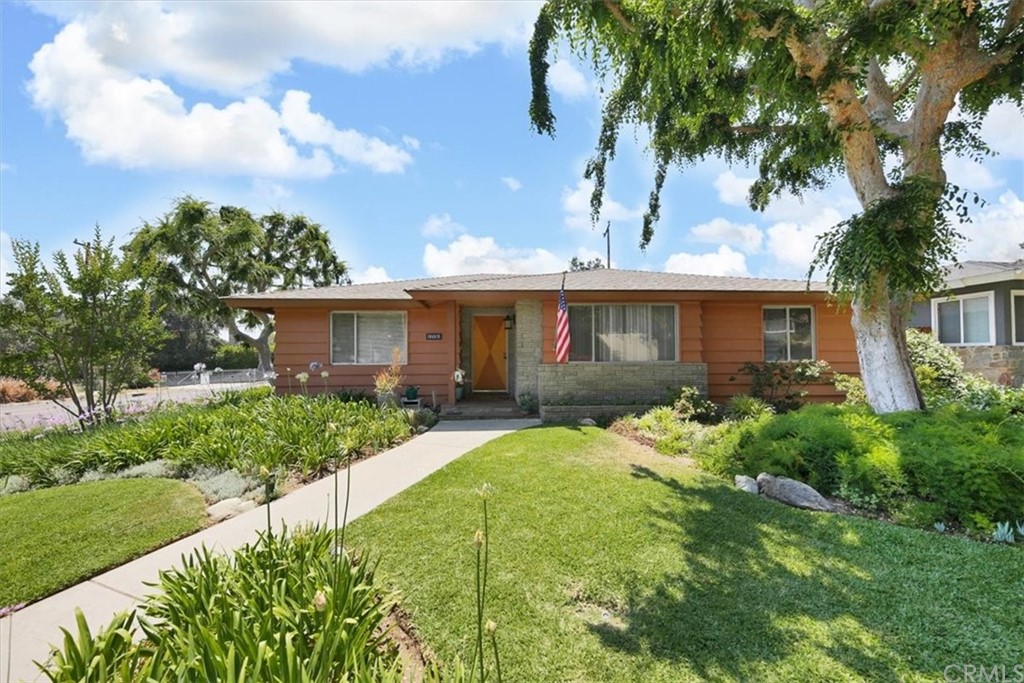 301 Oakcliff Road Monrovia, CA 91016 - Photo 1 of 1 Front view