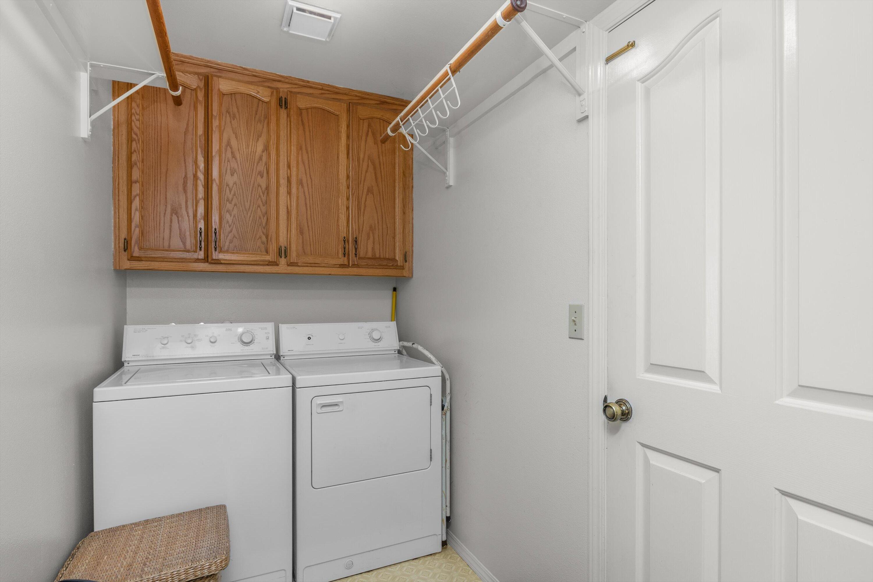 3194 Manley Drive Lompoc, CA 93436 - Photo 24 of 43 a utility room with dryer and washer