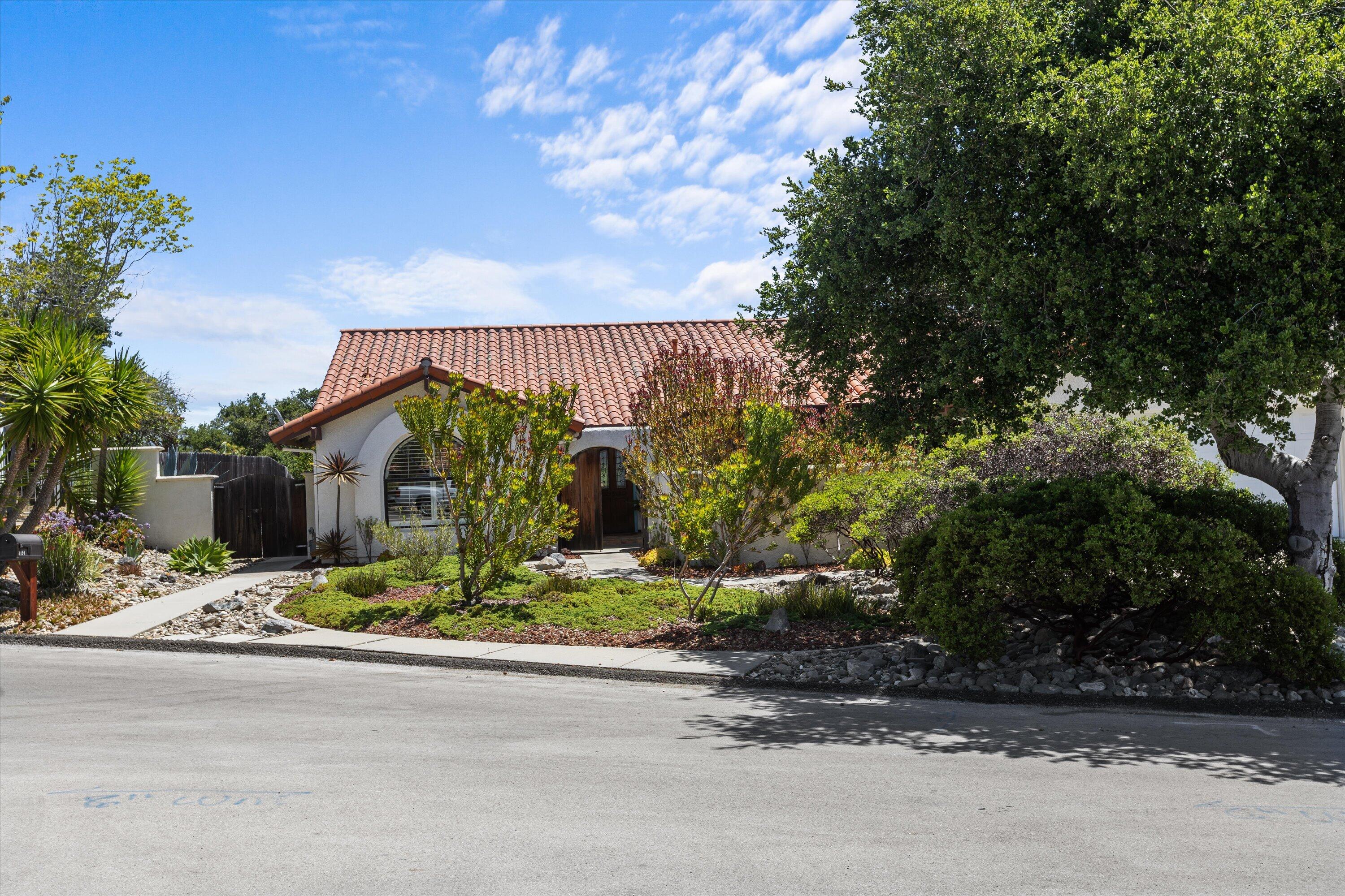 3194 Manley Drive Lompoc, CA 93436 - Photo 36 of 43 a view of bushes and pathway