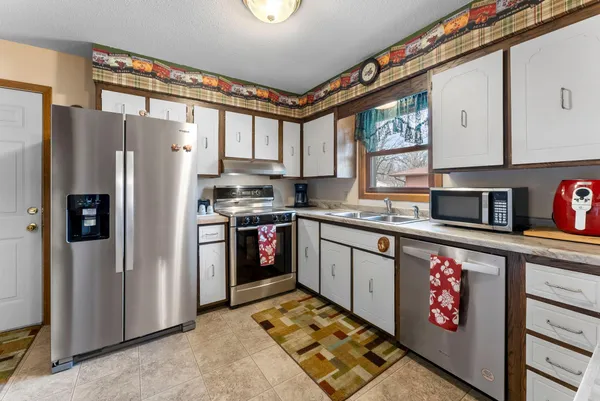 $259,900 | 211 Cityview Drive, Barron, WI 54812