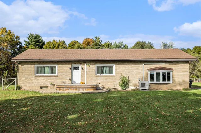 $260,000 | 3908 East Y Avenue, Vicksburg, MI 49097