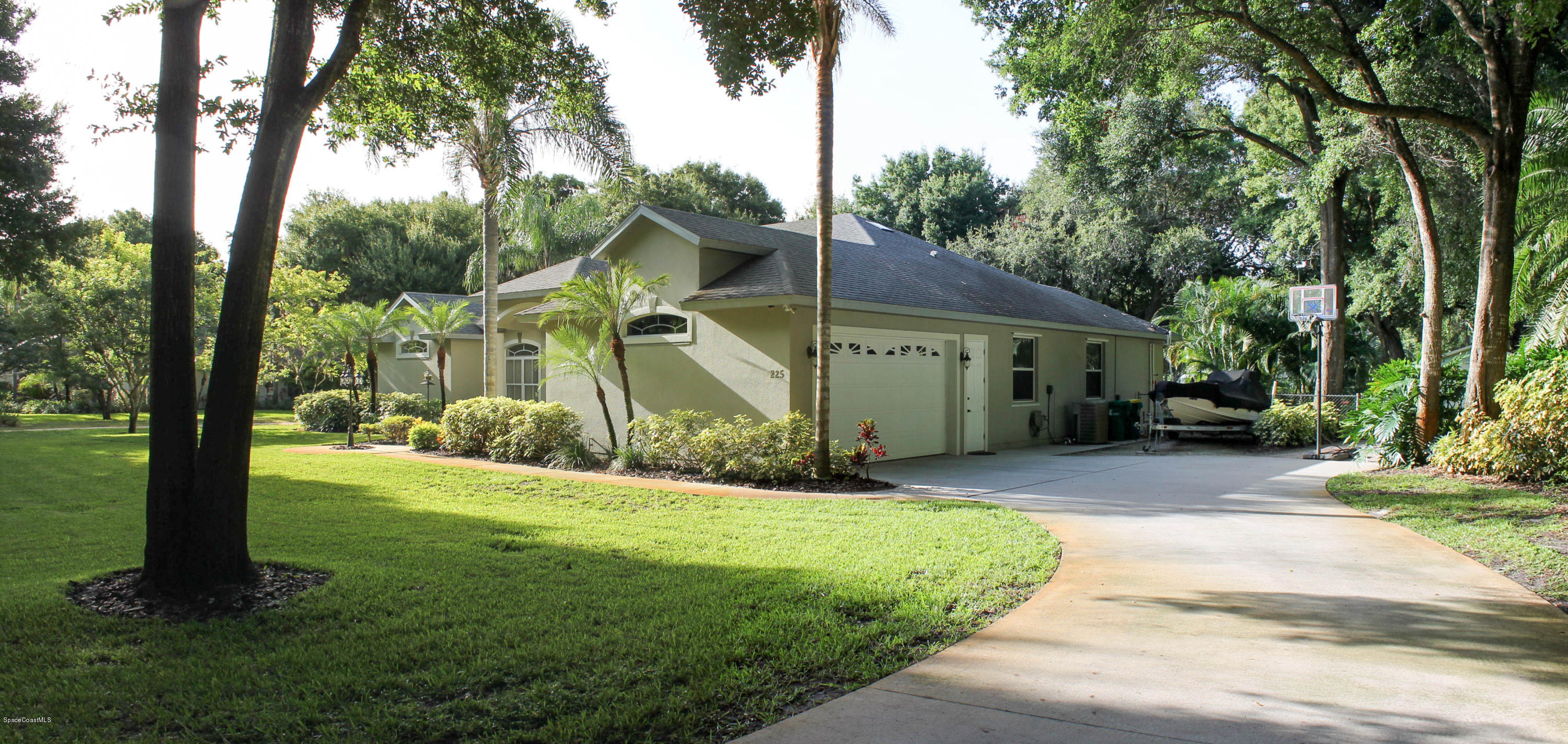 225 City Point Road Cocoa, FL 32926 - Photo 41 of 43 3 Side Garage Entry 1