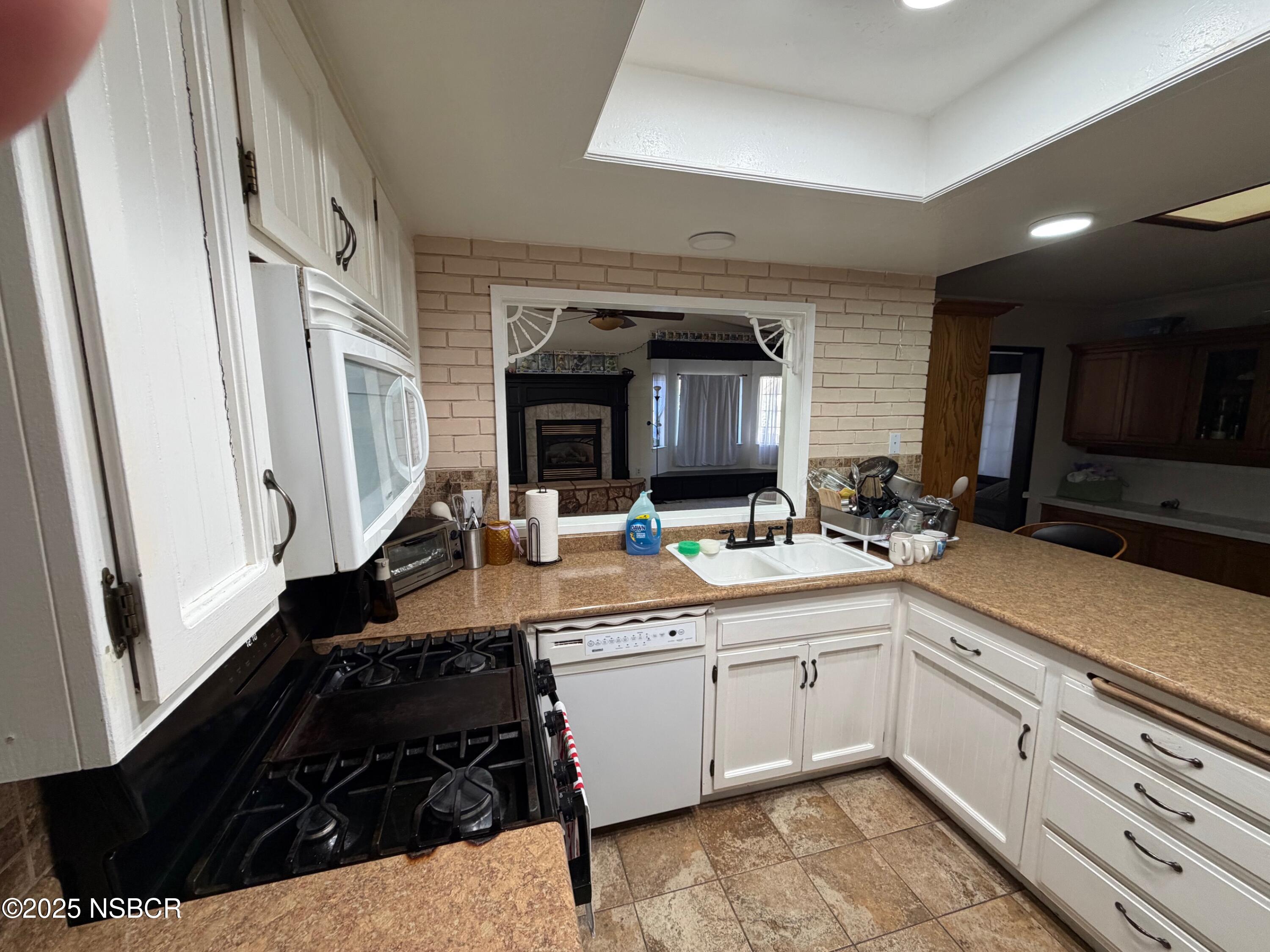 209 South Sage Street Lompoc, CA 93436 - Photo 11 of 24 IMG_0586