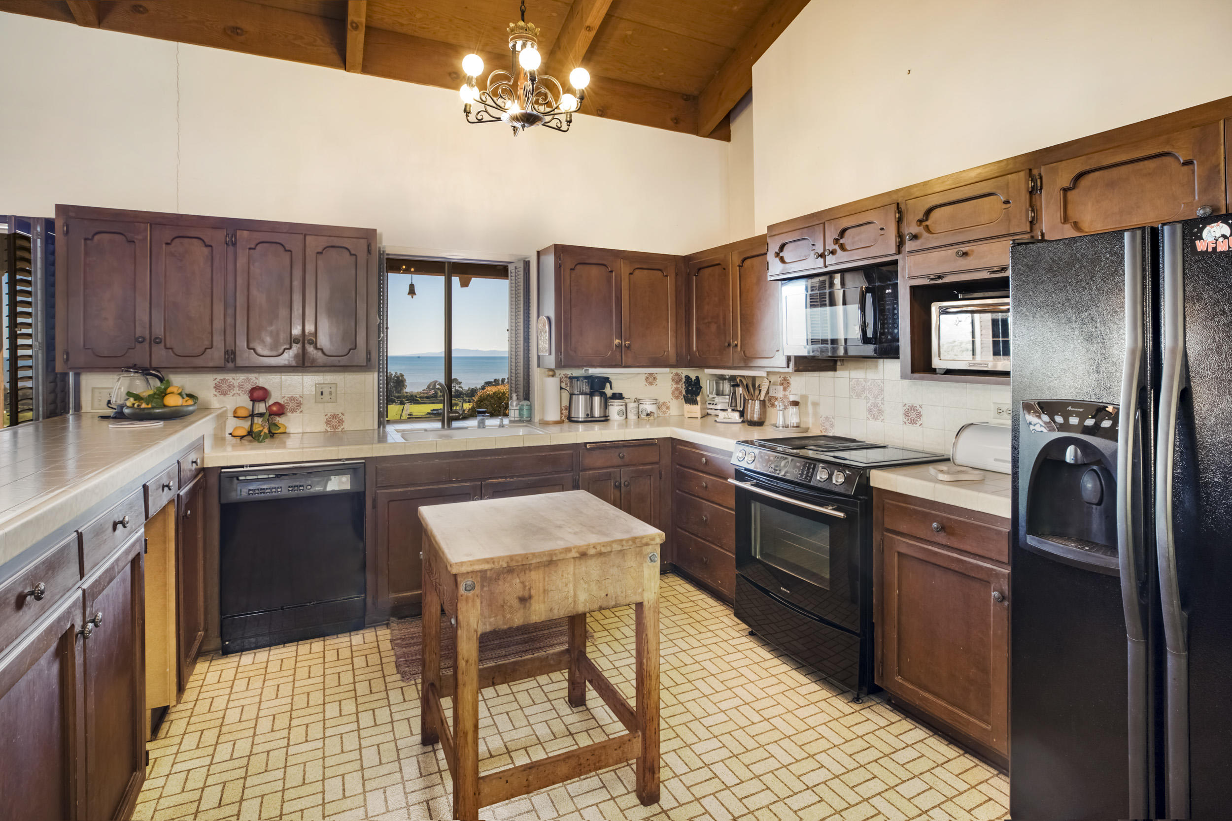 3330 Foothill Road Carpinteria, CA 93013 - Photo 6 of 17 5. Kitchen_3330 Foothill_0026
