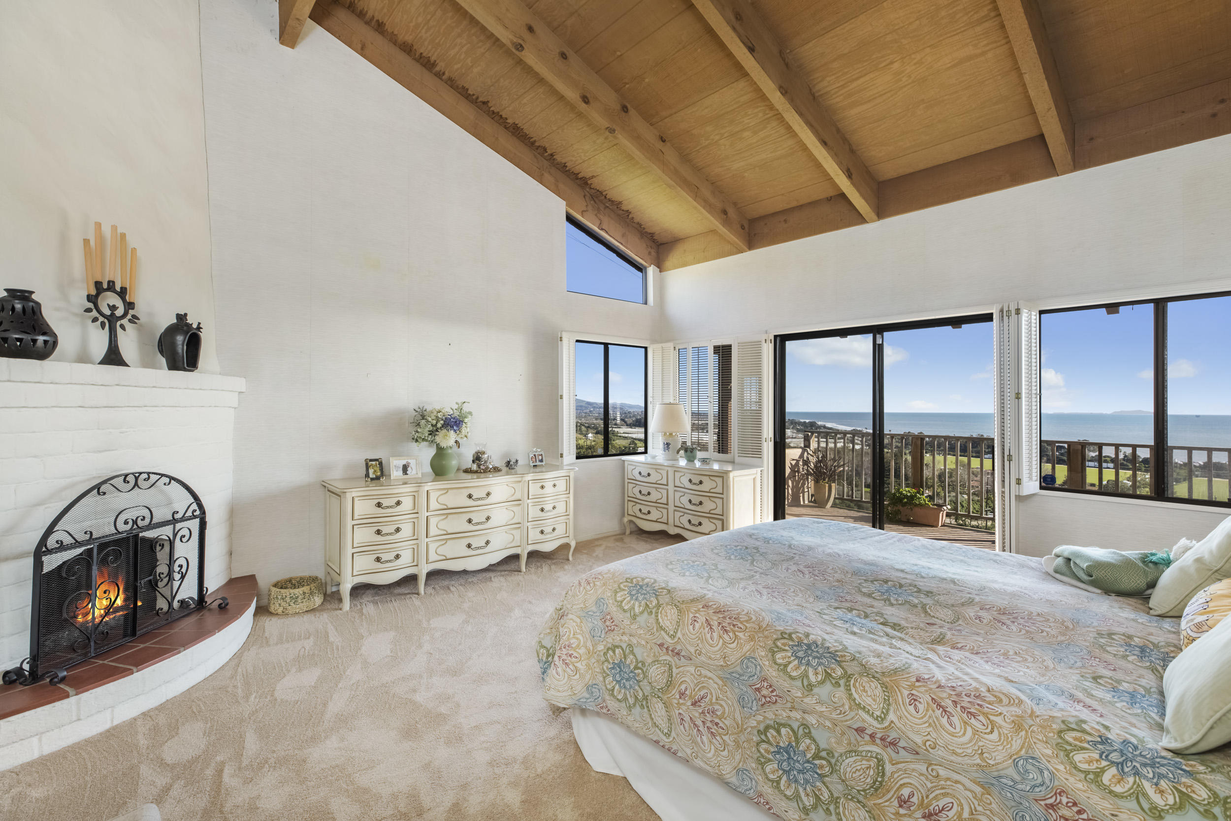 3330 Foothill Road Carpinteria, CA 93013 - Photo 9 of 17 7. Downstairs Master_3330 Foothill_0027