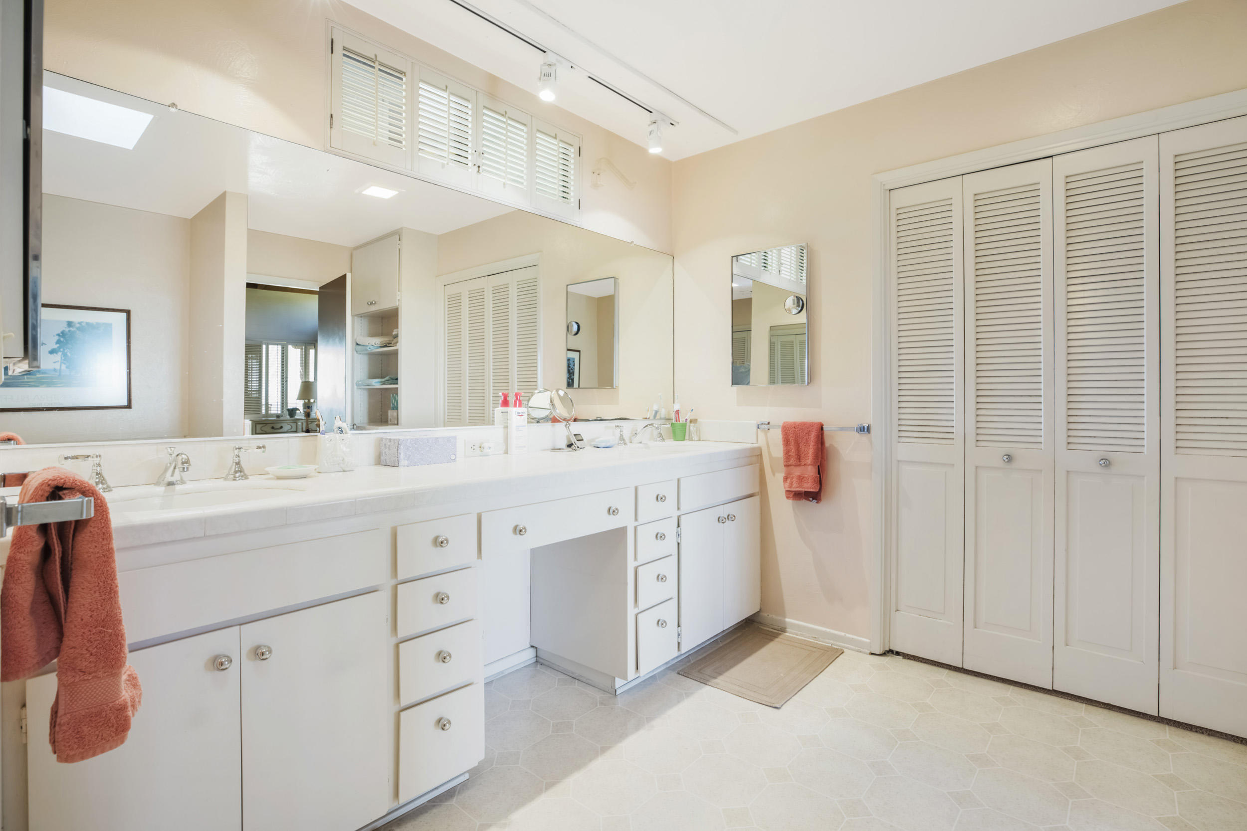 3330 Foothill Road Carpinteria, CA 93013 - Photo 10 of 17 8. Downstairs MasterBath_3330 Foothill_0