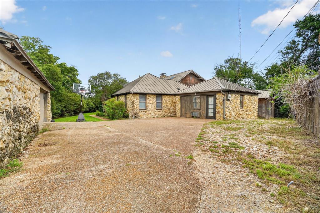3800 Medford Road Fort Worth, TX 76103 - Photo 6 of 39