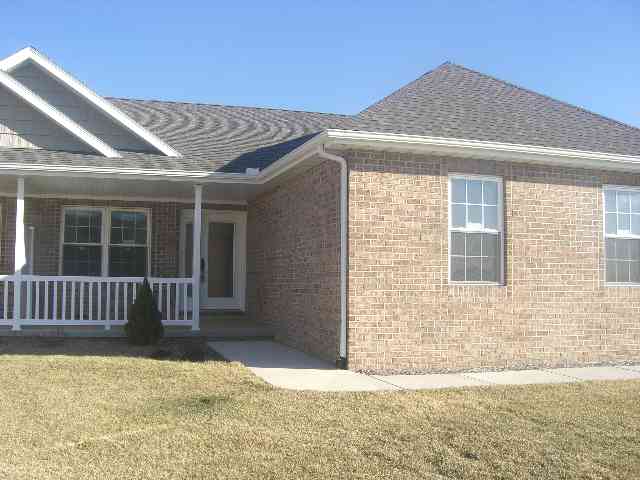 1821 Kingsbury Road Washington, IL 61571 - Photo 1 of 5 Gallery Image 1
