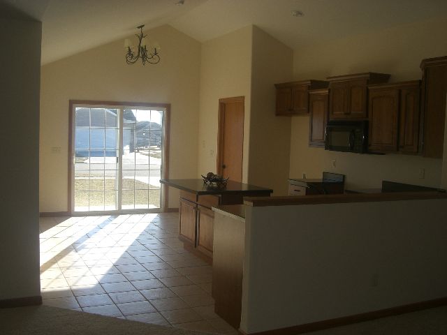 1821 Kingsbury Road Washington, IL 61571 - Photo 3 of 5 Gallery Image 3