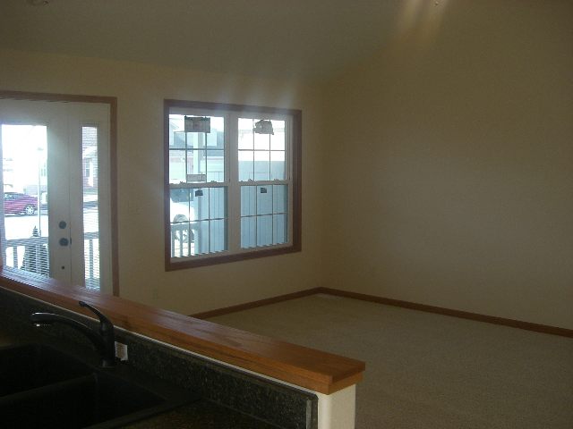 1821 Kingsbury Road Washington, IL 61571 - Photo 4 of 5 Gallery Image 4