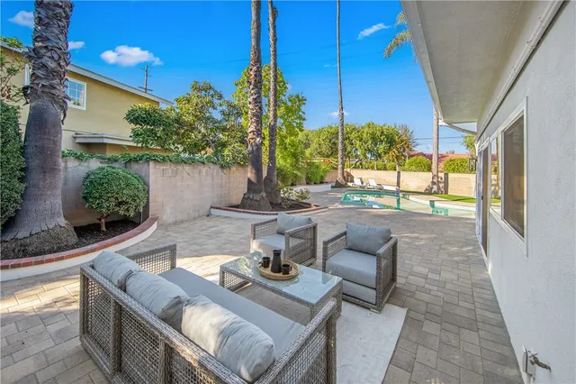 $2,099,000 | 3493 San Marino Circle, Costa Mesa, CA 92626