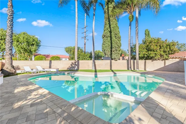 $2,099,000 | 3493 San Marino Circle, Costa Mesa, CA 92626