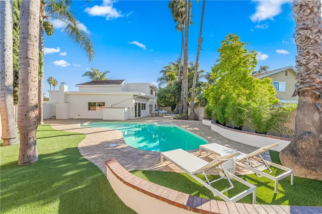 $2,099,000 | 3493 San Marino Circle, Costa Mesa, CA 92626