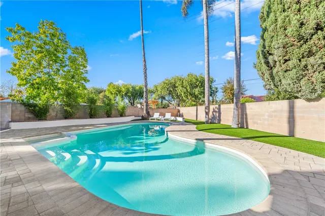 $2,099,000 | 3493 San Marino Circle, Costa Mesa, CA 92626