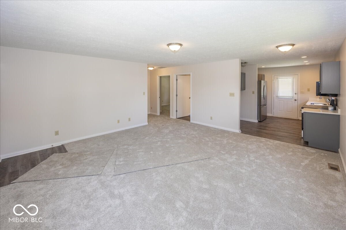 406 Mount Street Greenfield, IN 46140 - Photo 5 of 24