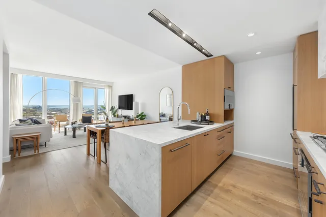 $2,450,000 | 50 Bridge Park Drive, Unit 25E | Brooklyn Heights