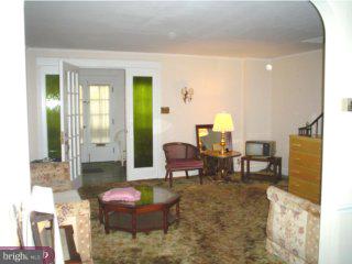 112 Kent Road Upper Darby, PA 19082 - Photo 2 of 6