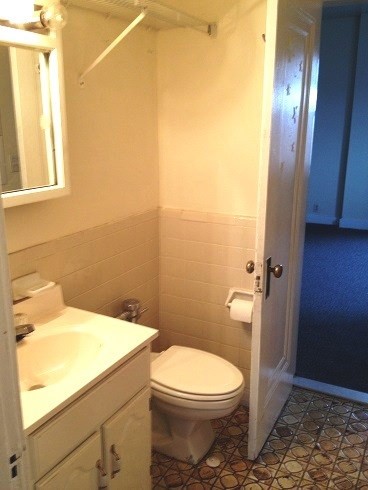 475 Commonwealth Avenue, Unit 601 Boston, MA 02215 - Photo 5 of 13 a bathroom with a toilet and a shower