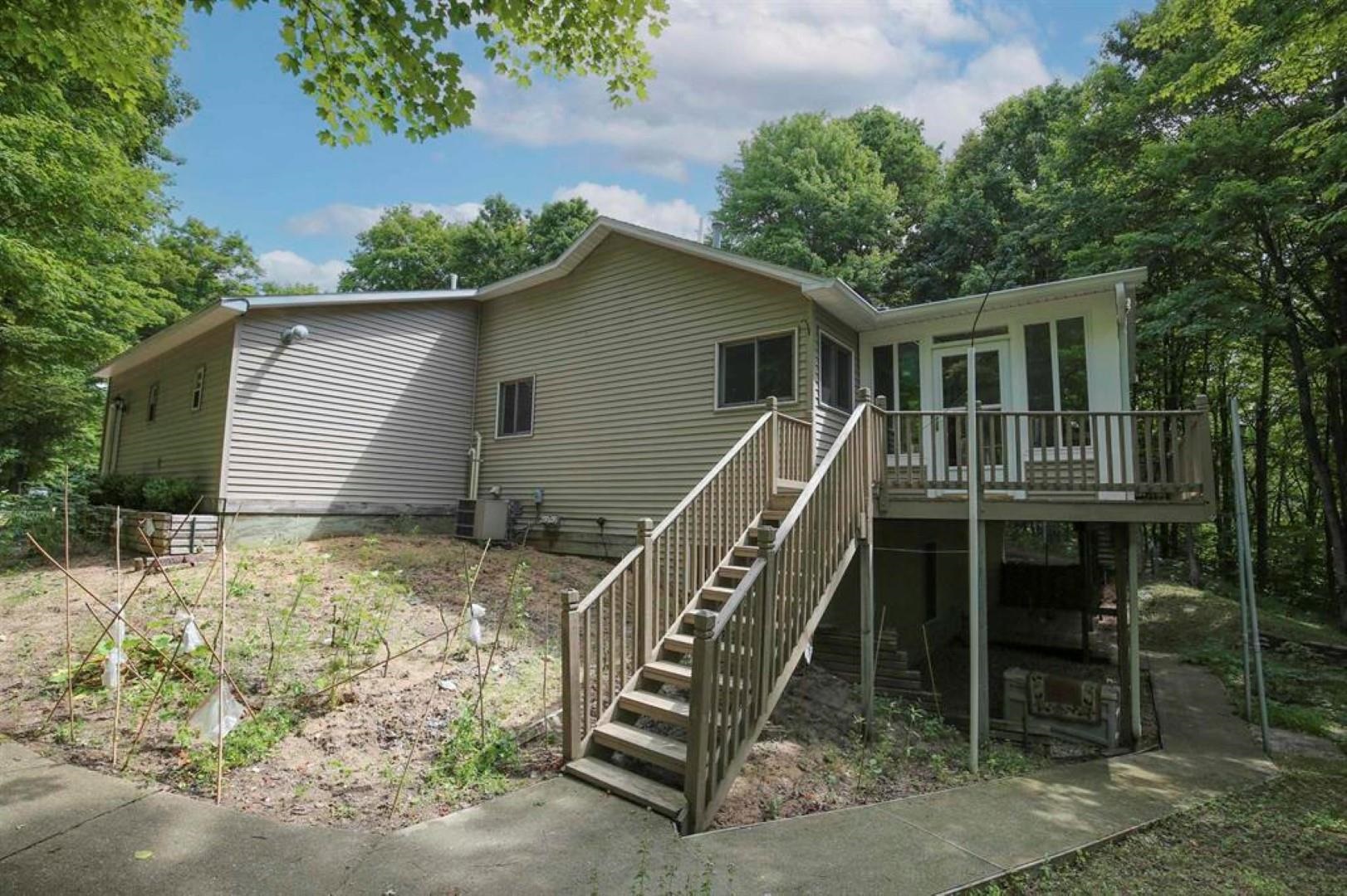403 Carter Creek Road Beulah, MI 49617 - Photo 46 of 72 1903961-45.JPG