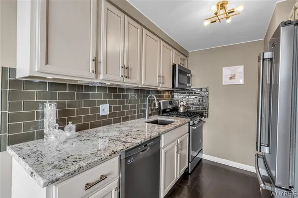 $145,900 | 61 Georgian Lane, Unit 5, Amherst, NY 14221