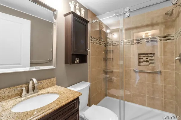 $145,900 | 61 Georgian Lane, Unit 5, Amherst, NY 14221