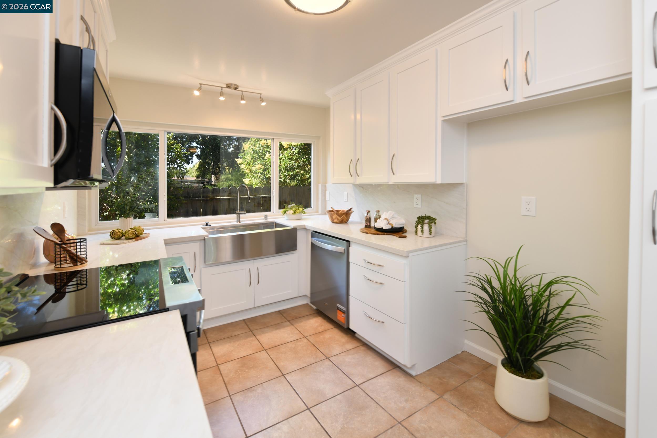 1759 Elm Road Concord, CA 94519 - Photo 10 of 51